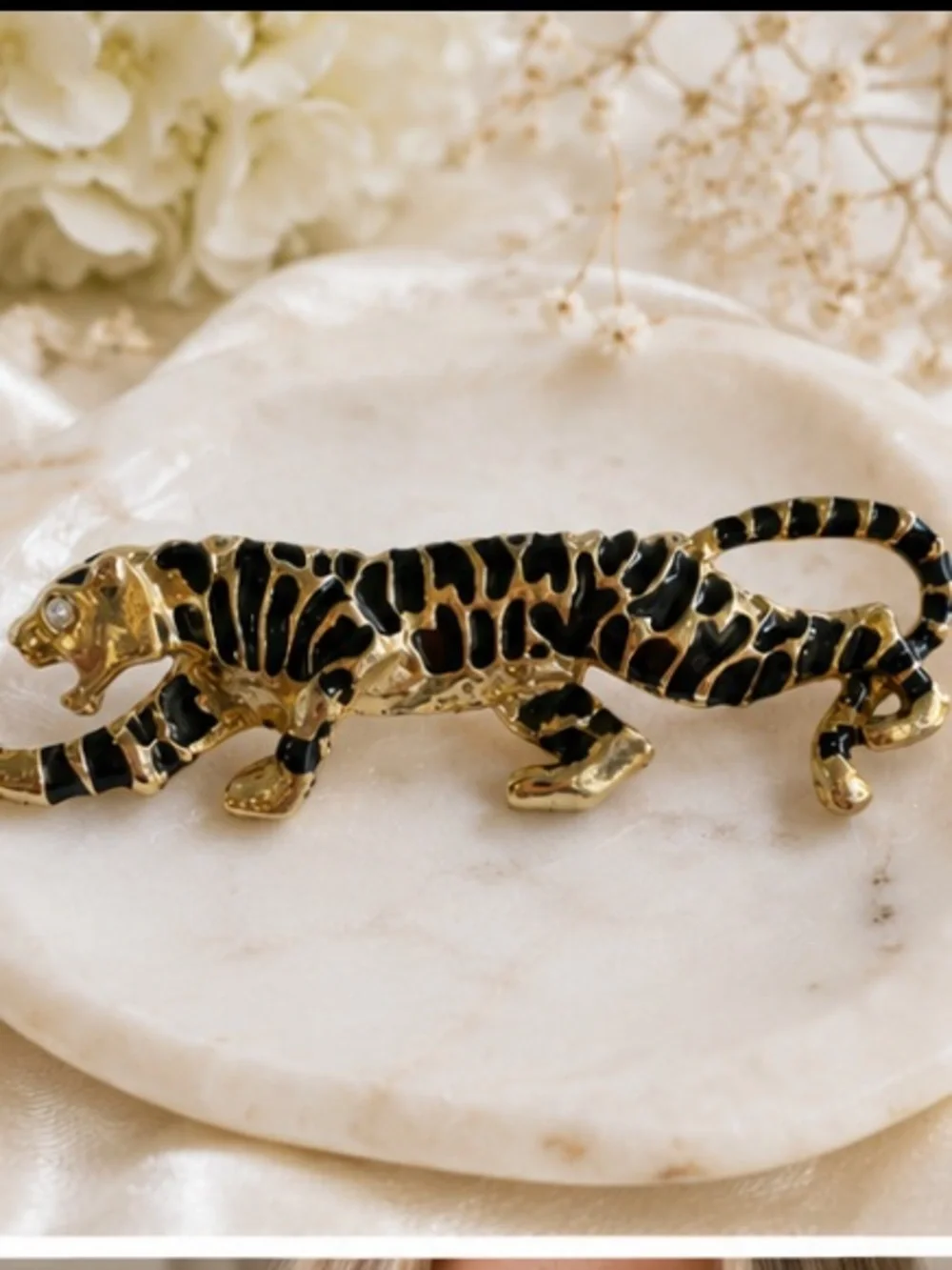 Vintage Gold Tone Black Enamel Panther Leopard Brooch Rhinestone Eye Wildlife